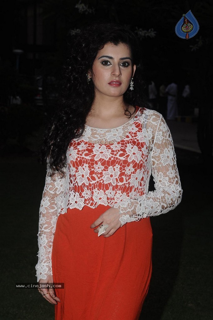 Archana Pics - 14 / 15 photos