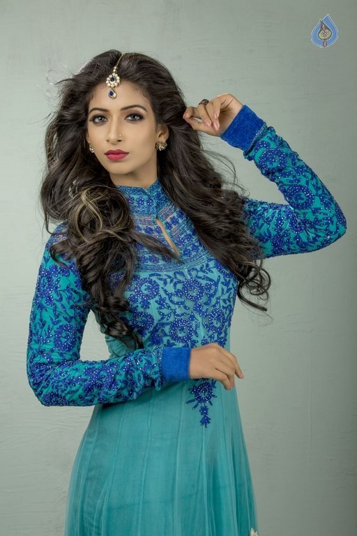 Archana Ravi Photos - 3 / 9 photos