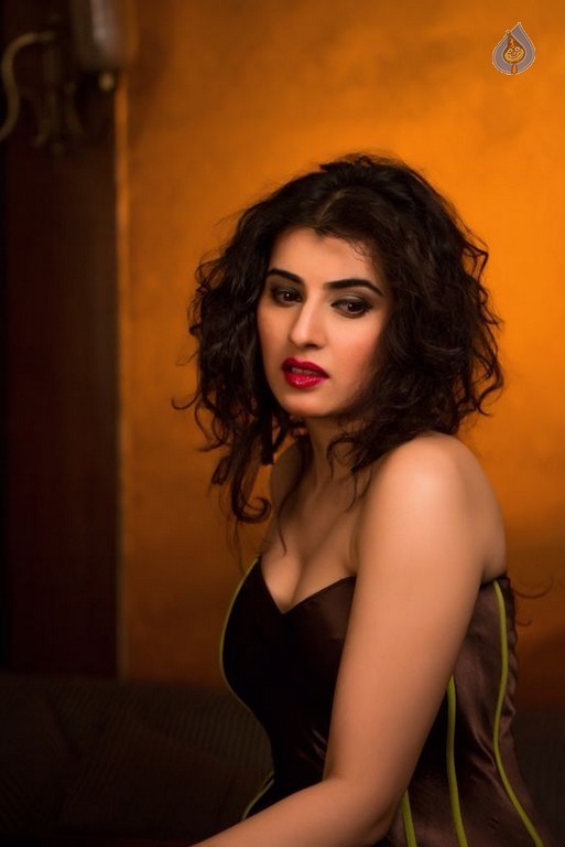 Archana Veda Photoshoot - 9 / 35 photos