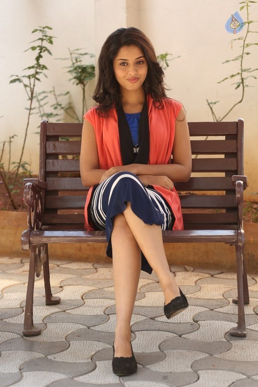 Arthana Binu New Photos - 6 / 34 photos