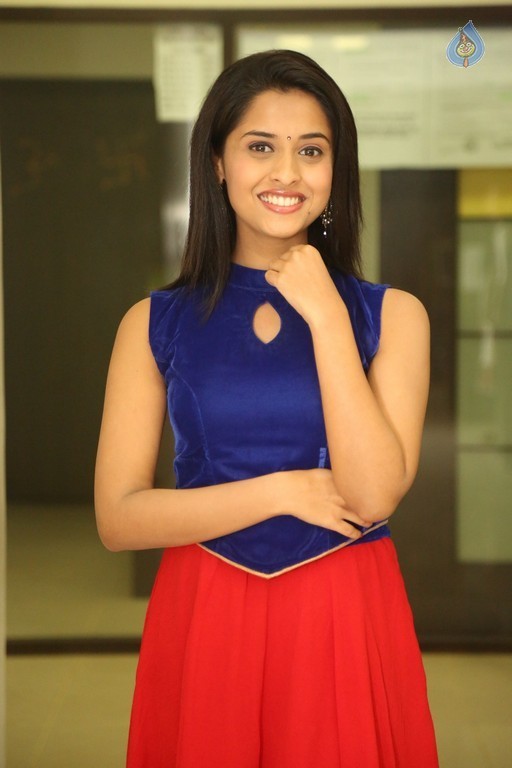 Arthana Photos - 19 / 42 photos