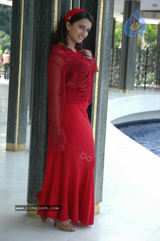 Arya Menon  Stills - 34 / 42 photos