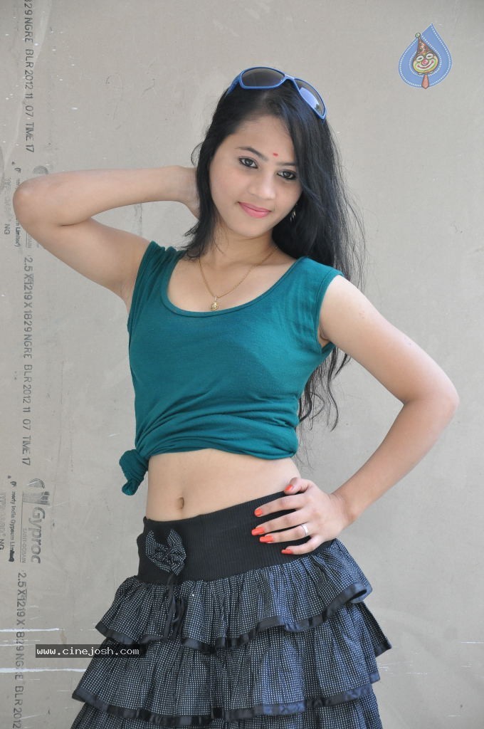 Asha New Stills - 79 / 116 photos