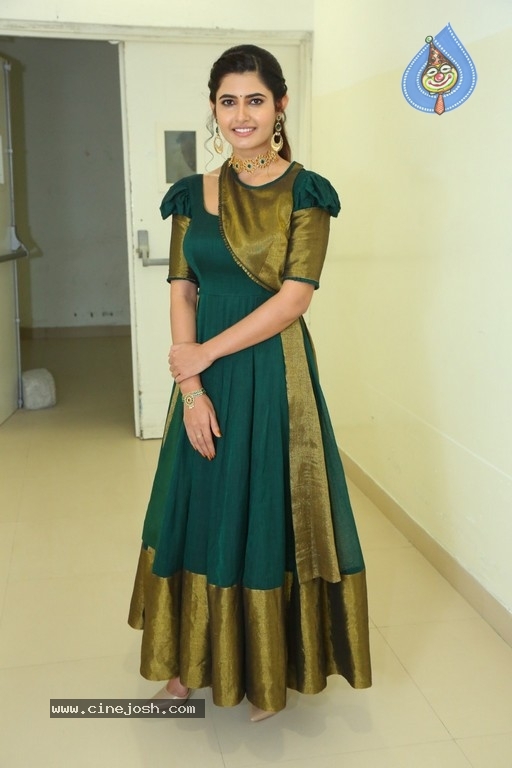 Ashima Narwal Photos - 7 / 14 photos