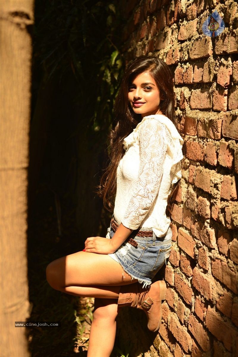 Ashna Zaveri Photo Shoot - 2 / 83 photos