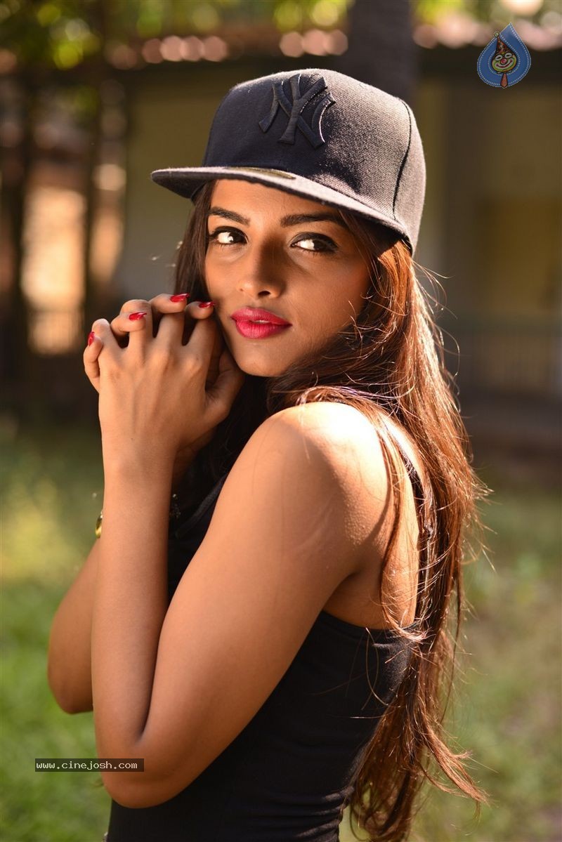 Ashna Zaveri Photo Shoot - 81 / 83 photos