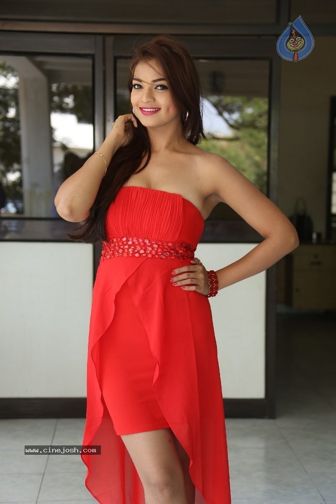 Ashwi Latest Stills - 190 / 213 photos