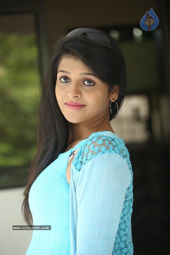 Ashwi New Photos - 17 / 92 photos