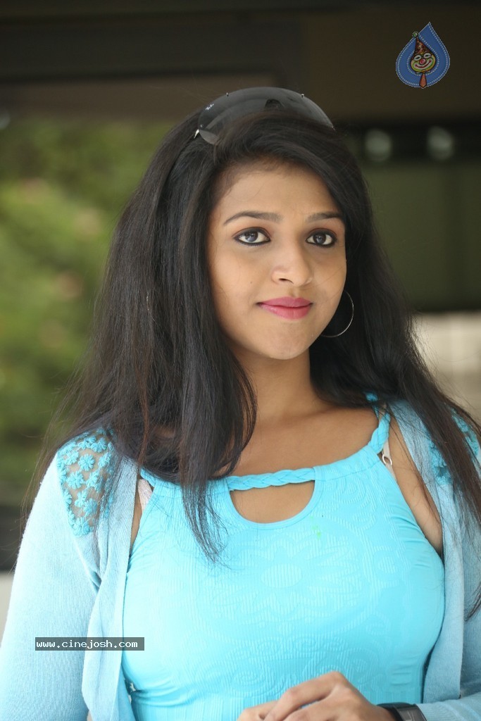 Ashwi New Photos - 68 / 92 photos