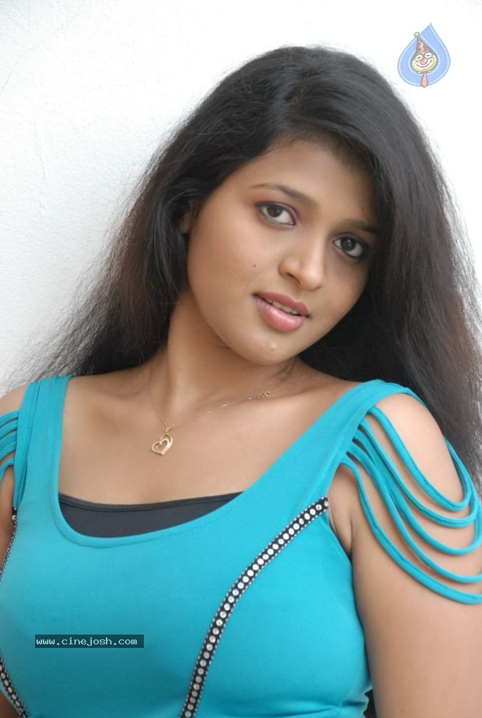 Ashwi New Stills - 6 / 22 photos