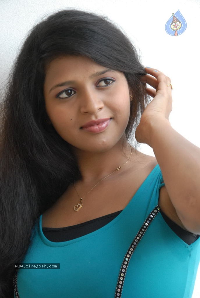 Ashwi New Stills - 16 / 22 photos