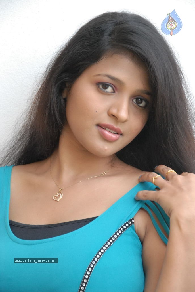 Ashwi New Stills - 18 / 22 photos