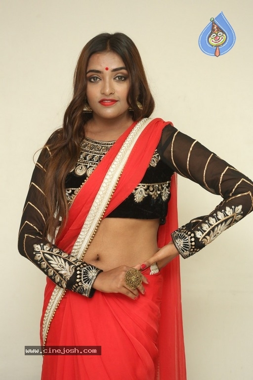 Asi Roy Photos - 4 / 21 photos