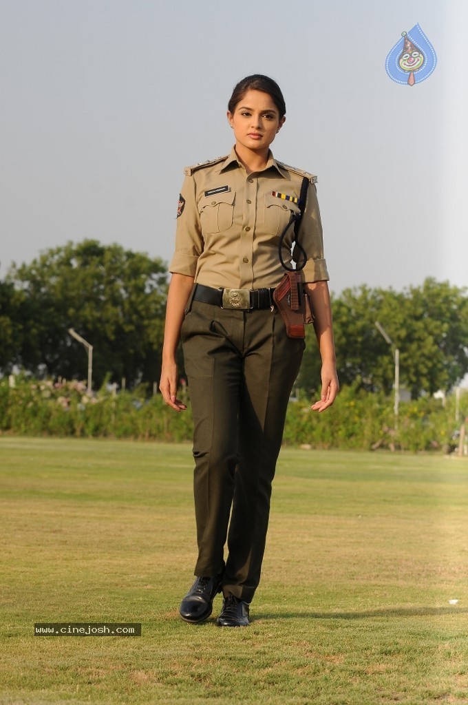 Asmita Sood Stills in Aa Aiduguru - 43 / 79 photos