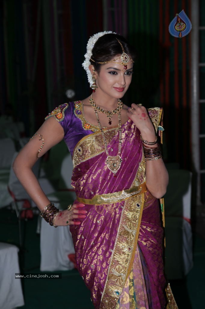 Asmitha Sood Cute Stills - 14 / 52 photos