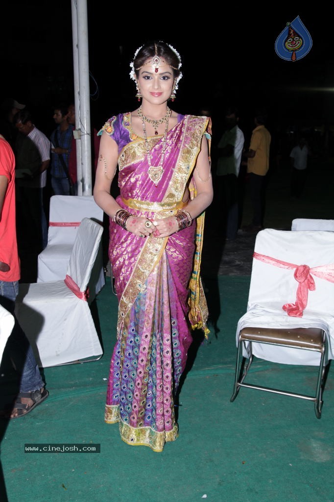 Asmitha Sood Cute Stills - 31 / 52 photos