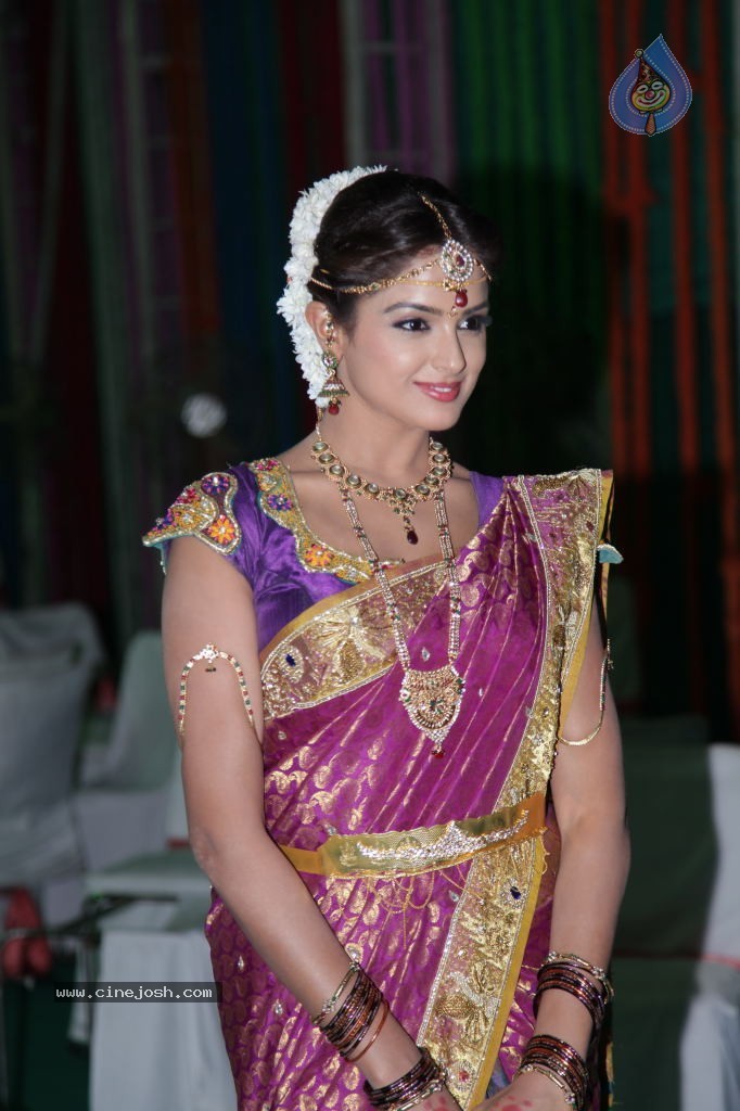 Asmitha Sood Cute Stills - 34 / 52 photos