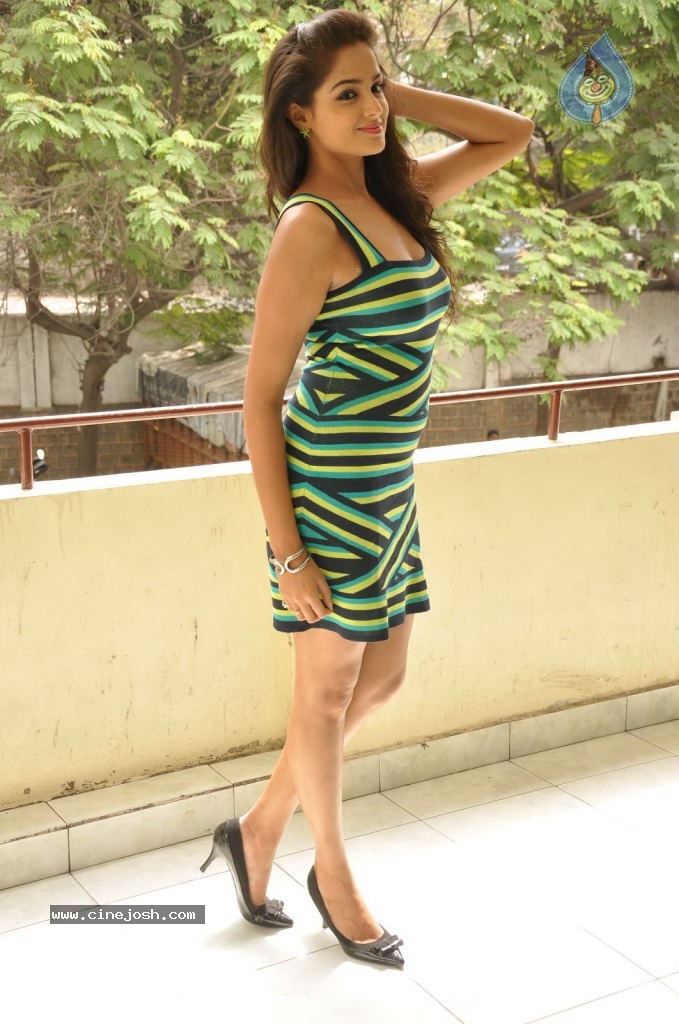 Asmitha Sood Latest Pics - 47 / 65 photos