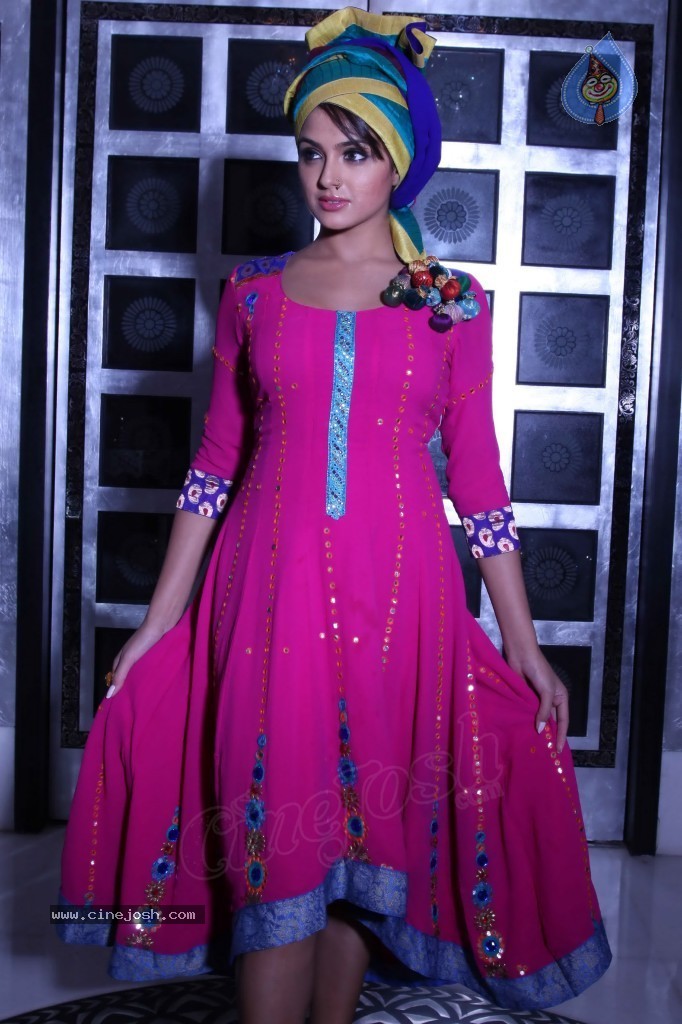 Asmitha Sood New Photos - 11 / 37 photos