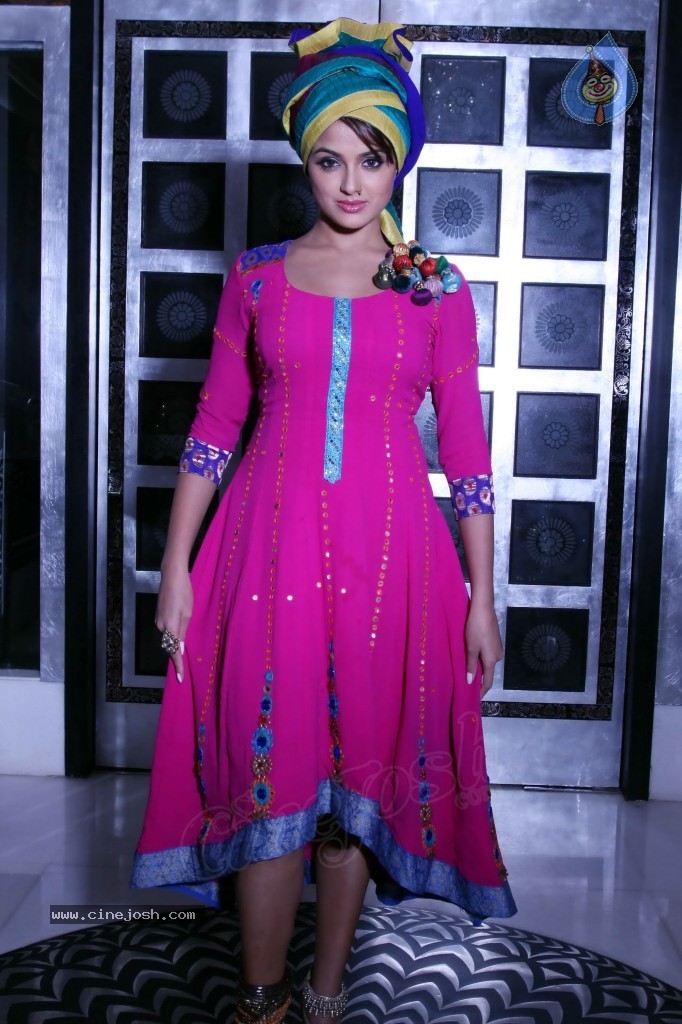 Asmitha Sood New Photos - 13 / 37 photos