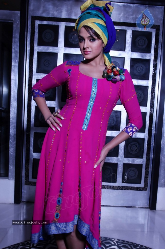 Asmitha Sood New Photos - 27 / 37 photos