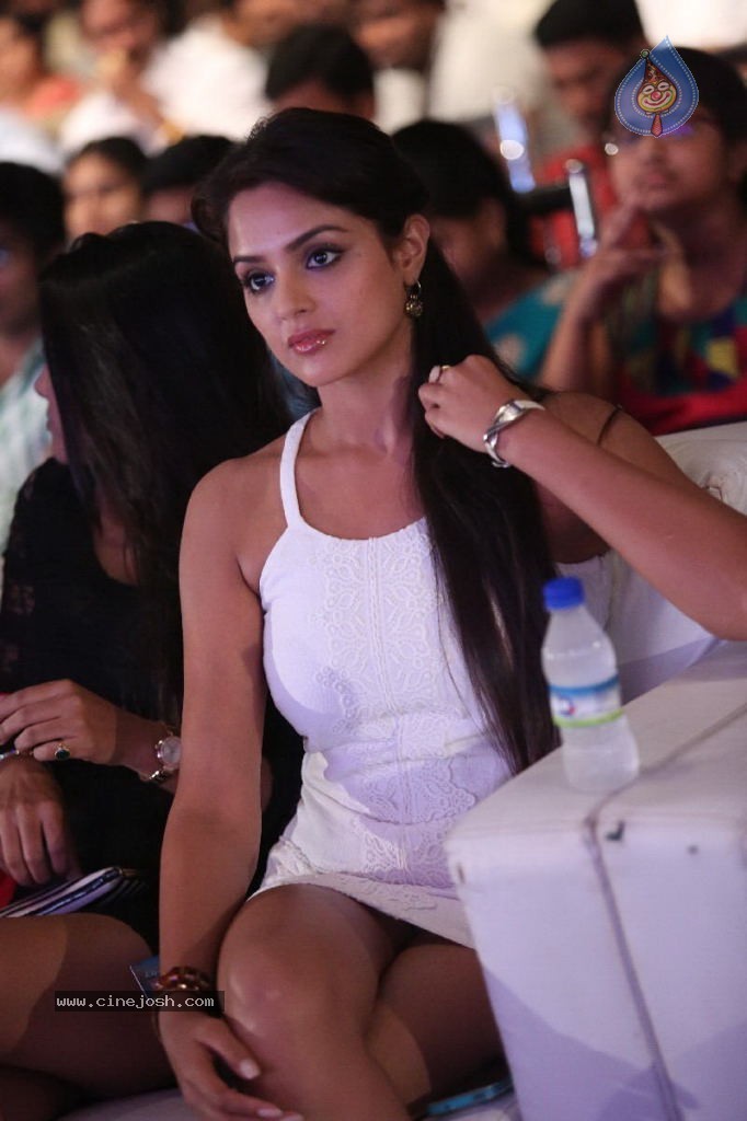 Asmitha Sood Spicy Stills - 34 / 57 photos