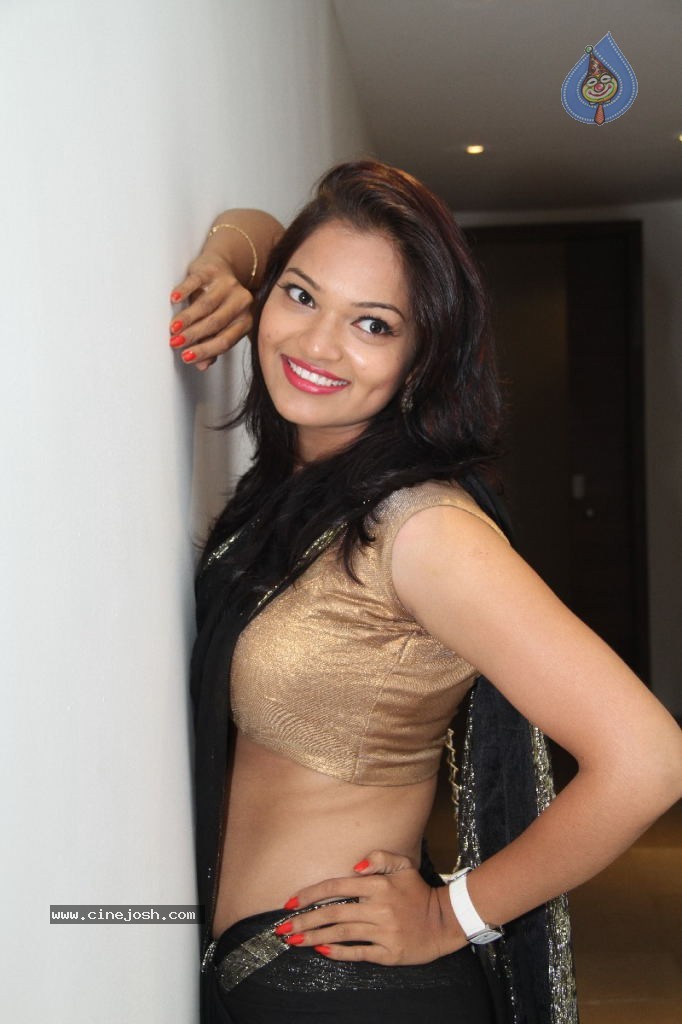Aswi New Hot Stills - 32 / 75 photos