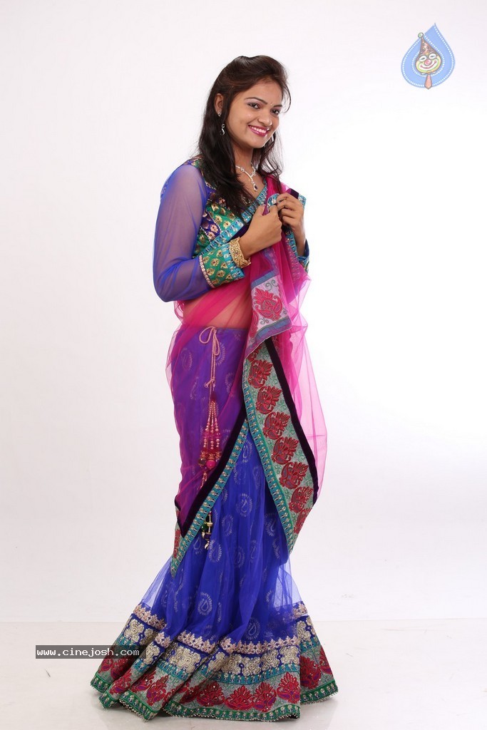 Aswini Hot Gallery - 4 / 111 photos