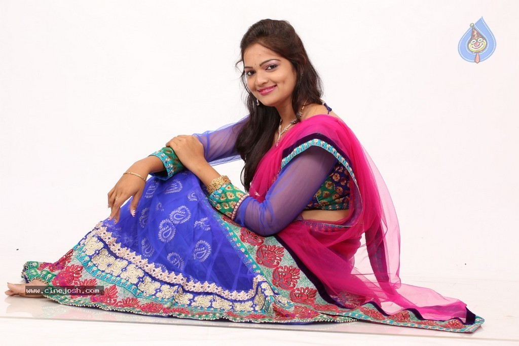 Aswini Hot Gallery - 32 / 111 photos