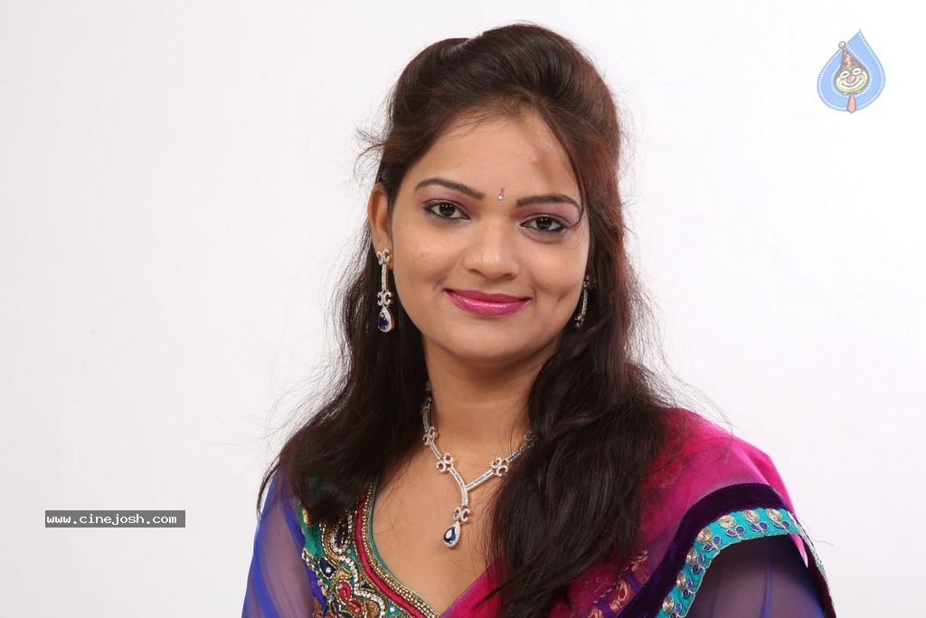 Aswini Hot Gallery - 84 / 111 photos