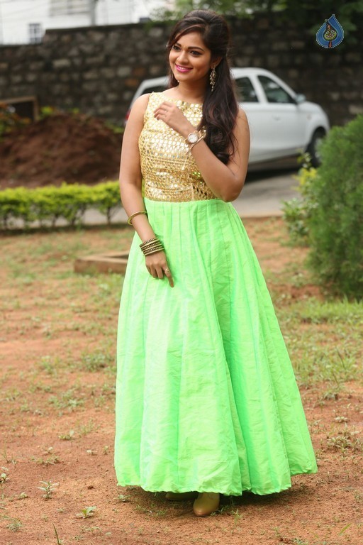 Aswini New Pics - 13 / 42 photos