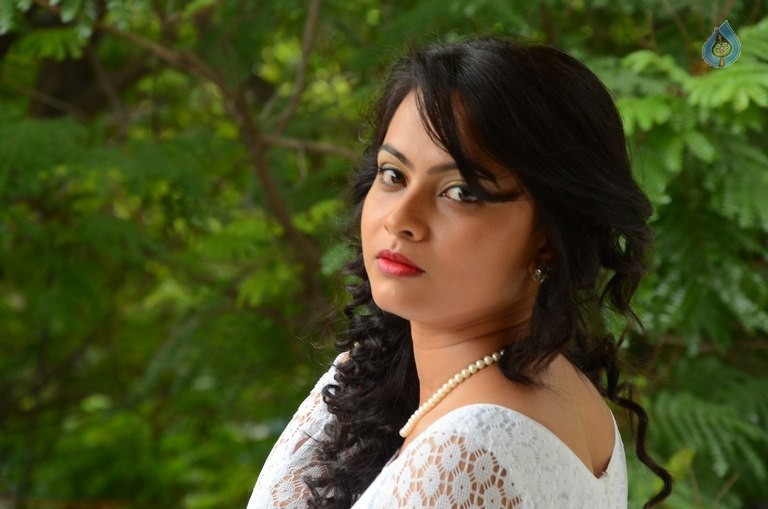 Athidhi New Photos - 18 / 42 photos