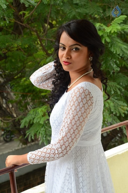 Athidhi New Photos - 19 / 42 photos