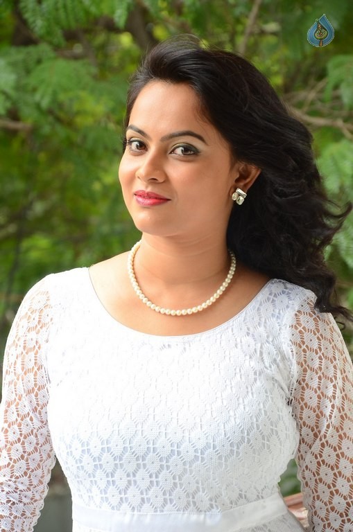 Athidhi New Photos - 34 / 42 photos