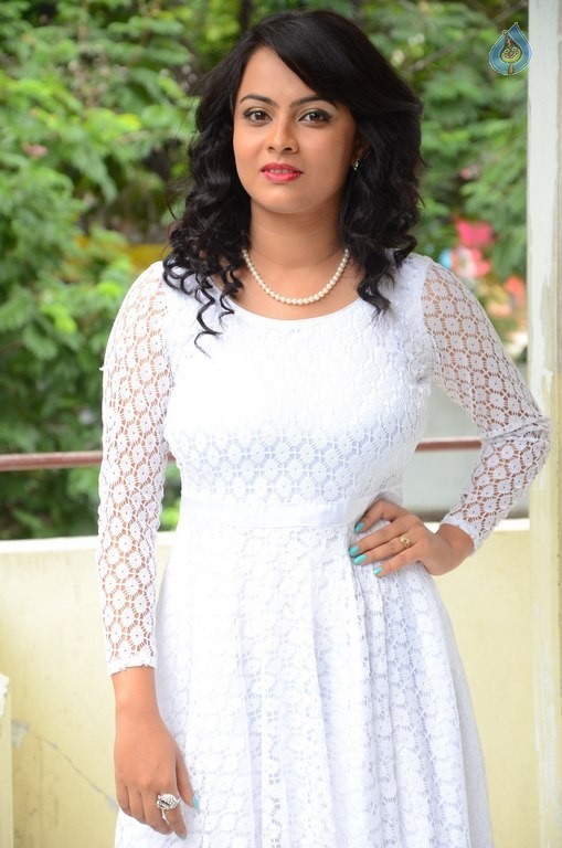 Athidhi New Photos - 38 / 42 photos