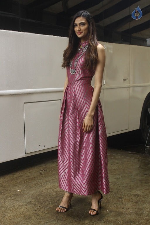 Athiya Shetty New Pics - 4 / 11 photos