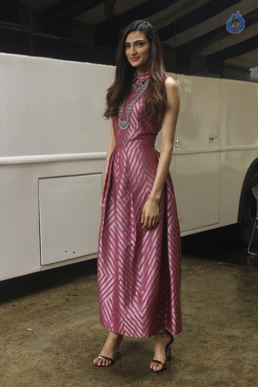 Athiya Shetty New Pics - 6 / 11 photos