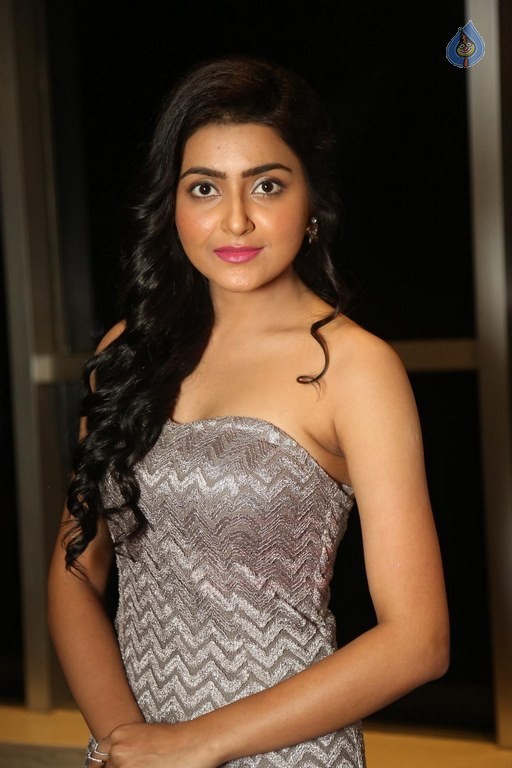 Avantika Latest Photos - 30 / 40 photos