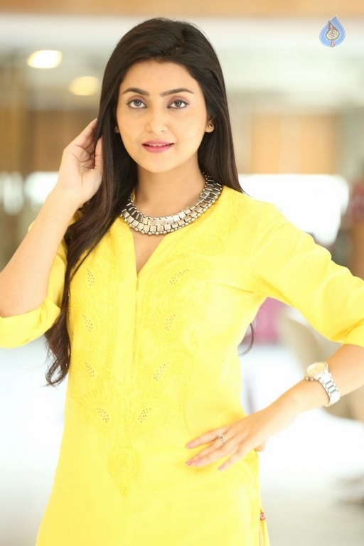 Avantika Mishra Latest Photos - 6 / 21 photos