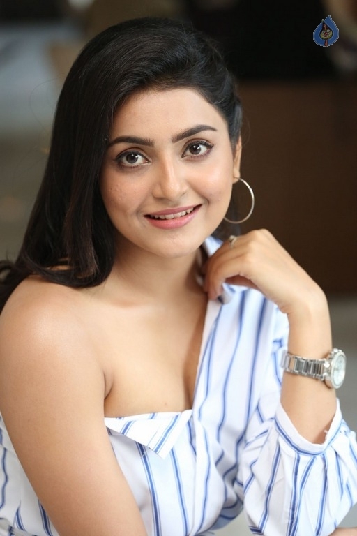 Avantika Mishra Latest Photos - 14 / 63 photos