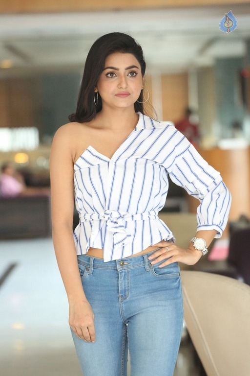 Avantika Mishra Latest Photos - 27 / 63 photos