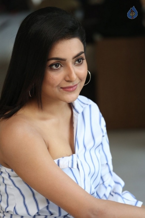 Avantika Mishra Latest Photos - 53 / 63 photos