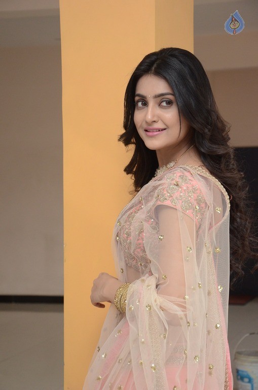 Avantika Mishra New Photos - 8 / 82 photos