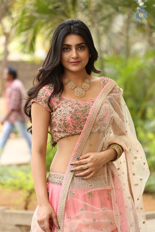 Avantika Mishra New Photos - 9 / 82 photos