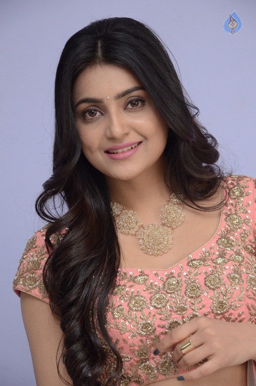 Avantika Mishra New Photos - 37 / 82 photos
