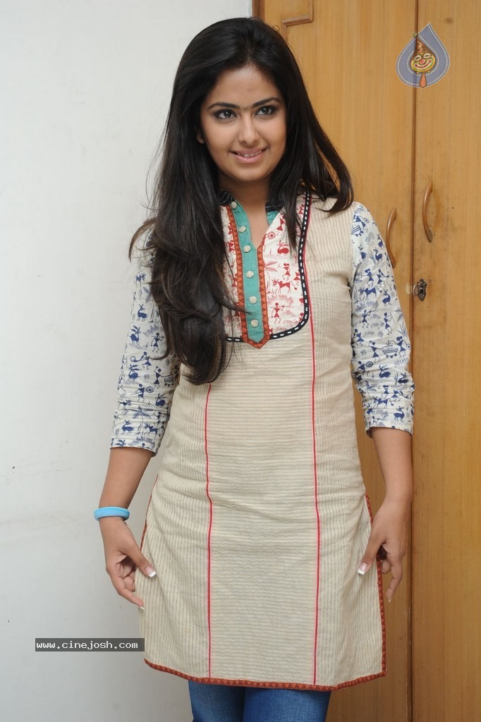 Avika Gor Gallery - 13 / 81 photos