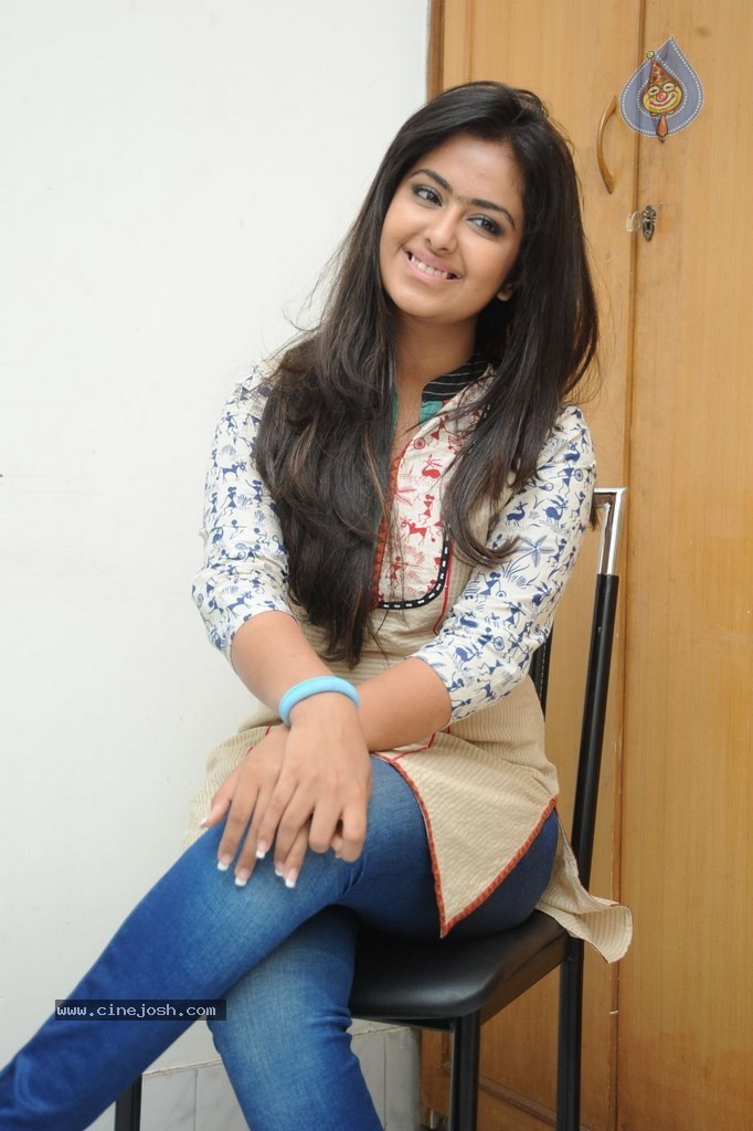 Avika Gor Gallery - 37 / 81 photos