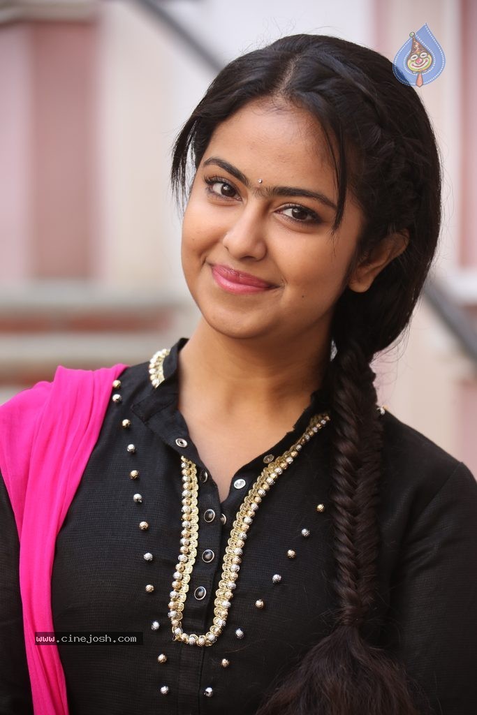 Avika Gor New Stills - 27 / 102 photos