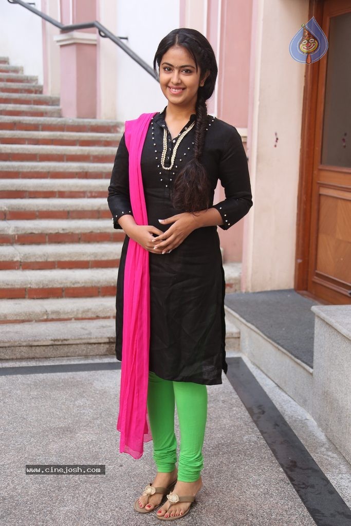 Avika Gor New Stills - 59 / 102 photos