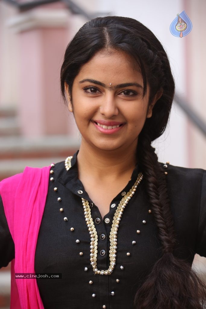 Avika Gor New Stills - 65 / 102 photos